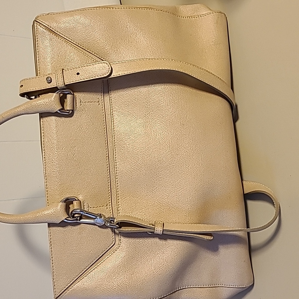 Furla Beige Classic style handbag shoulder strap, center zip pocket EUC